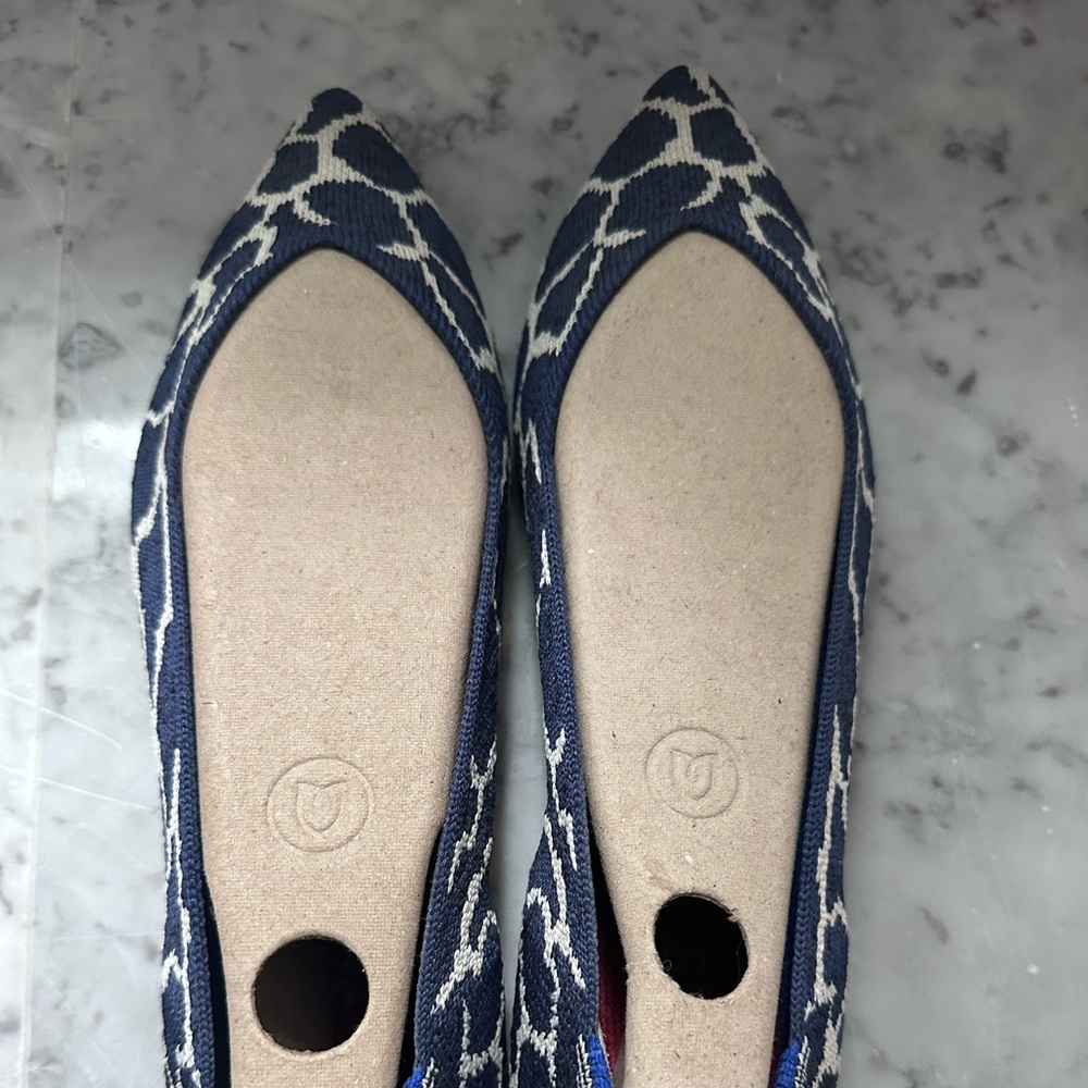 Rothys navy blue giraffe points. Size 8.5. Worn once. Fit like an 8.